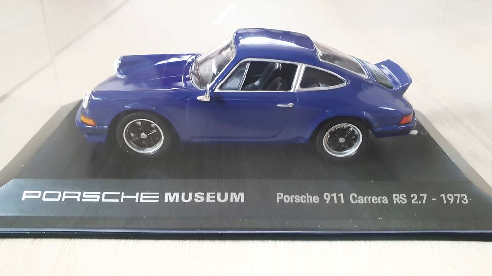 Kolekcjonerski model Porsche Museum 911 Carrera RS 2.7 1973r