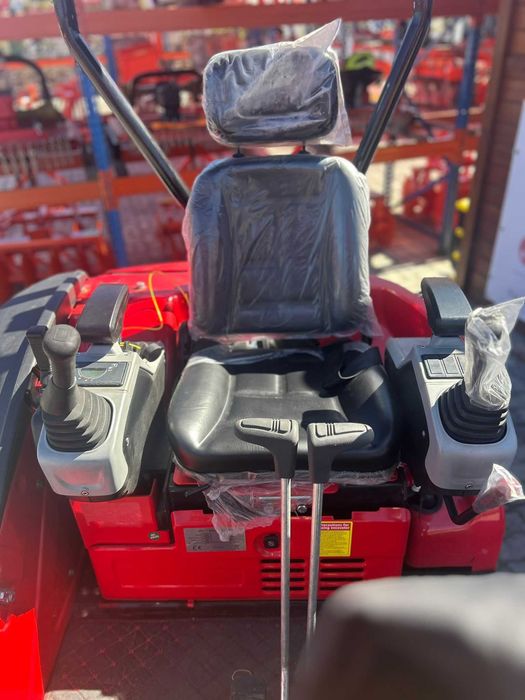 Mini Escavadora TRS HT25 – Nova