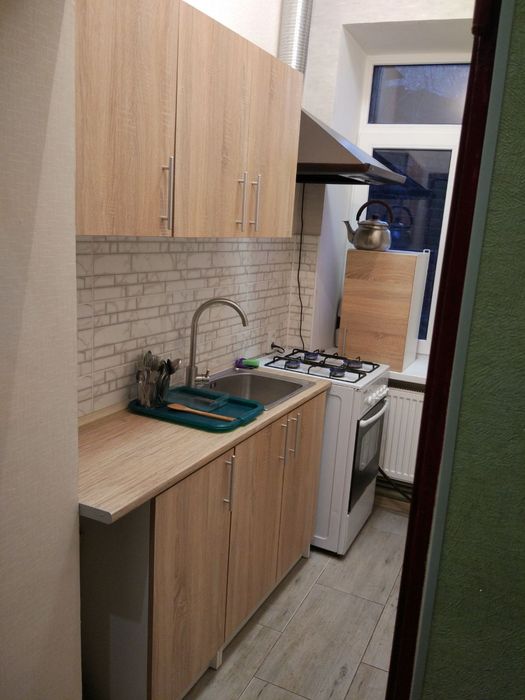 Сдам в аренду двух комнатную квартиру на южном вокзале возле метро,