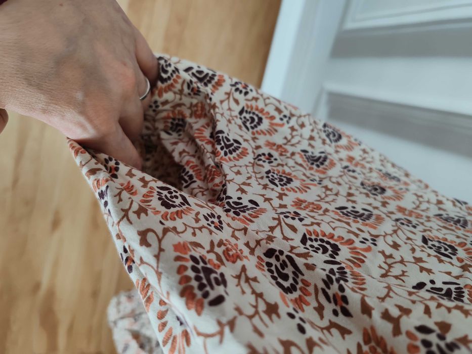 Wygodna kremowa sukienka midi Fransa rozmiar 44/46 wiskoza