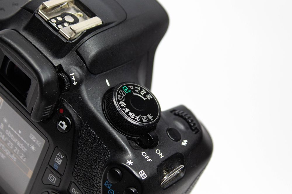 Canon EOS 1200D