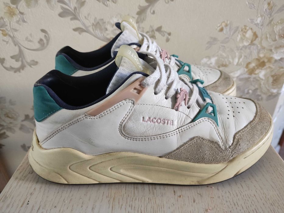 Крассовки женские Lacoste кожа 39