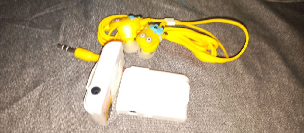 Плеер новый с наушниками Миньоны