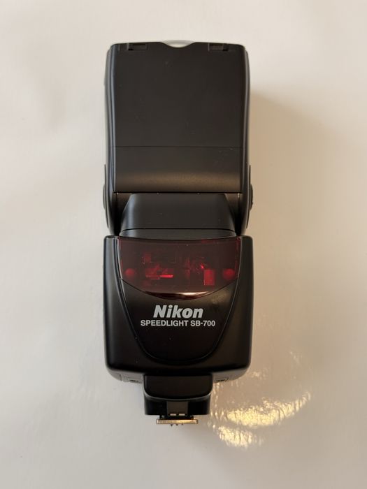 Вспышка Nikon Speedlight SB-700