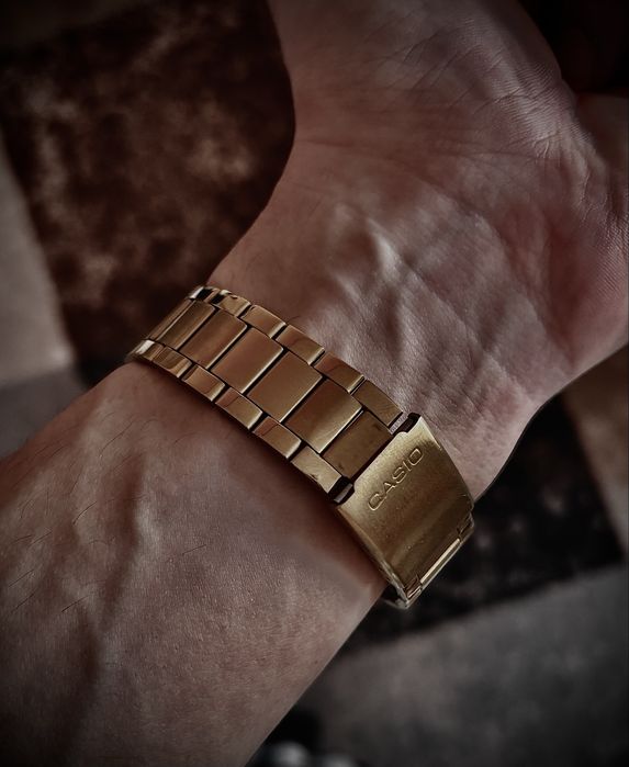 Годиннки CASIO, gold