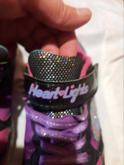 Кросівки skechers на липучці  35 розмір 22 см устілка