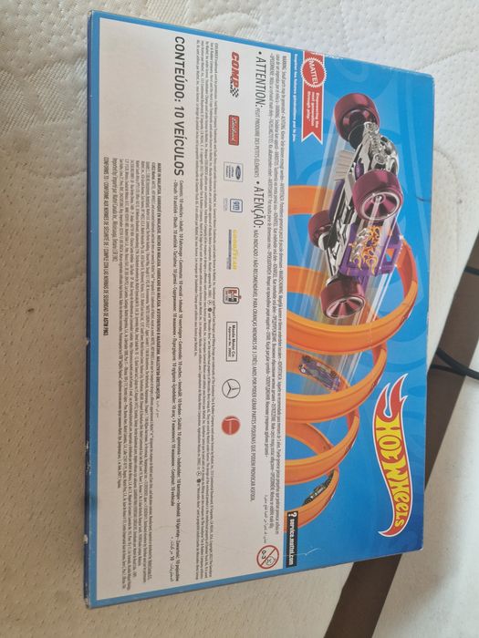 Nowy zestaw 10 aut auta HW Hot Wheels Trucks samochody HMK46