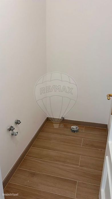 Moradia T5 para venda