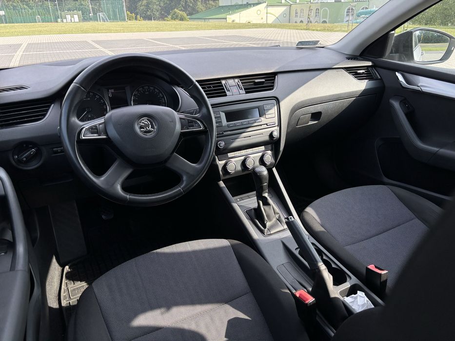 Wynajem samochodu Skoda Octavia Tanio