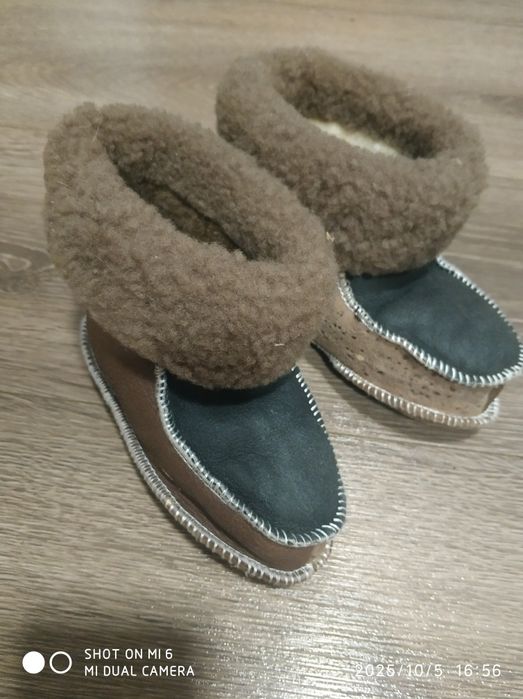 Капці шкіряні овечі