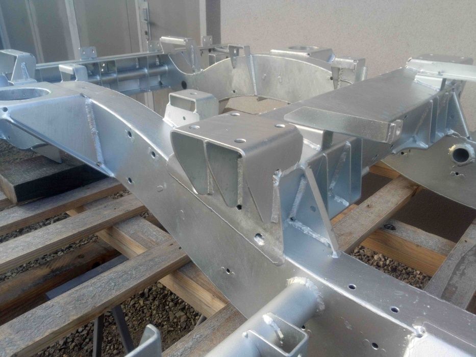 Rama Land Rover Defender 90 300tdi - NOWA