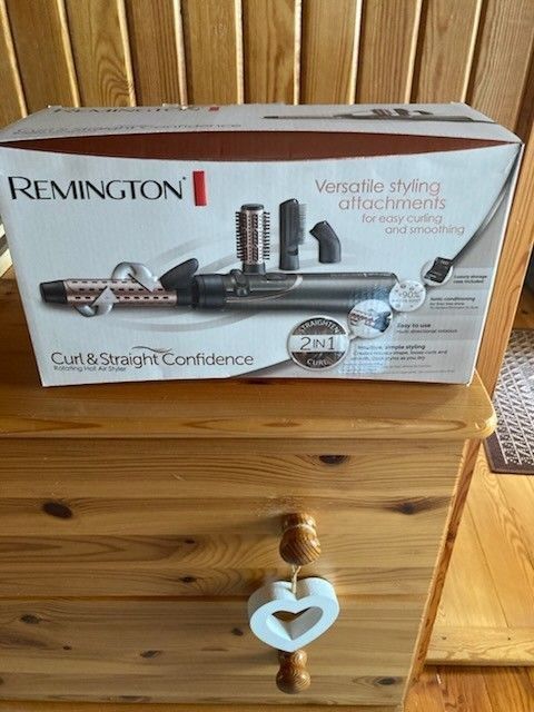 Lokówko suszarka Remington Curl&Straight Confidence
