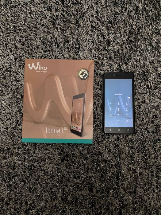 2 telemóveis e um tablet