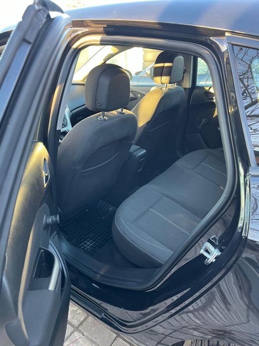 Opel Astra J 1.7CDTI 2010