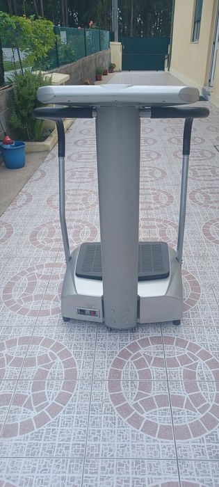 Vibrating Platform497032490491596803
