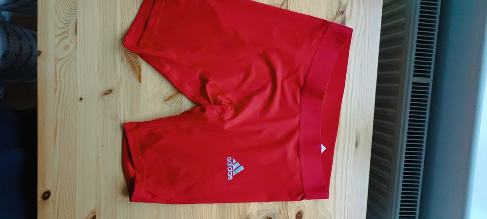 Spredam nowe spodenki  męskie Adidas XL