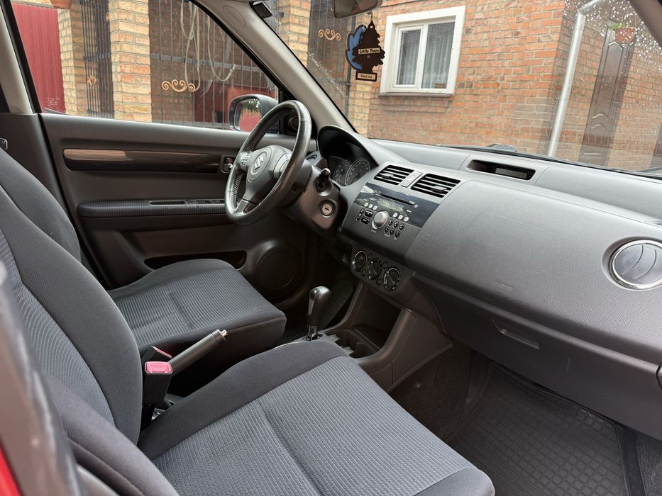 Suzuki Swift 2008 1,5 бензин автомат