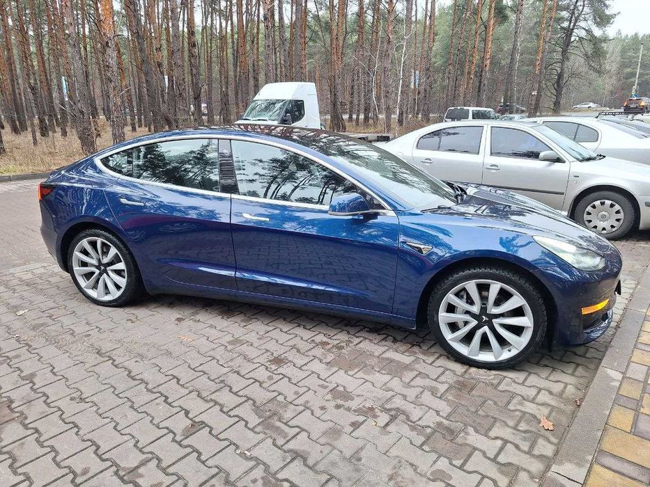 Продам Tesla Model 3 Long Range, 287 к.с.
