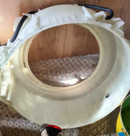 Przód zbiornika Pralko-suszarki Samsunga