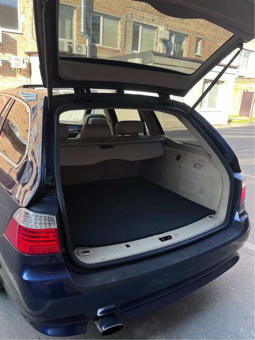Продам BMW E61.