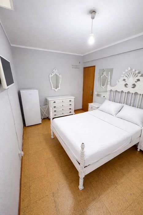 Quarto  Casal em Odivelas a 5 min do Metrô