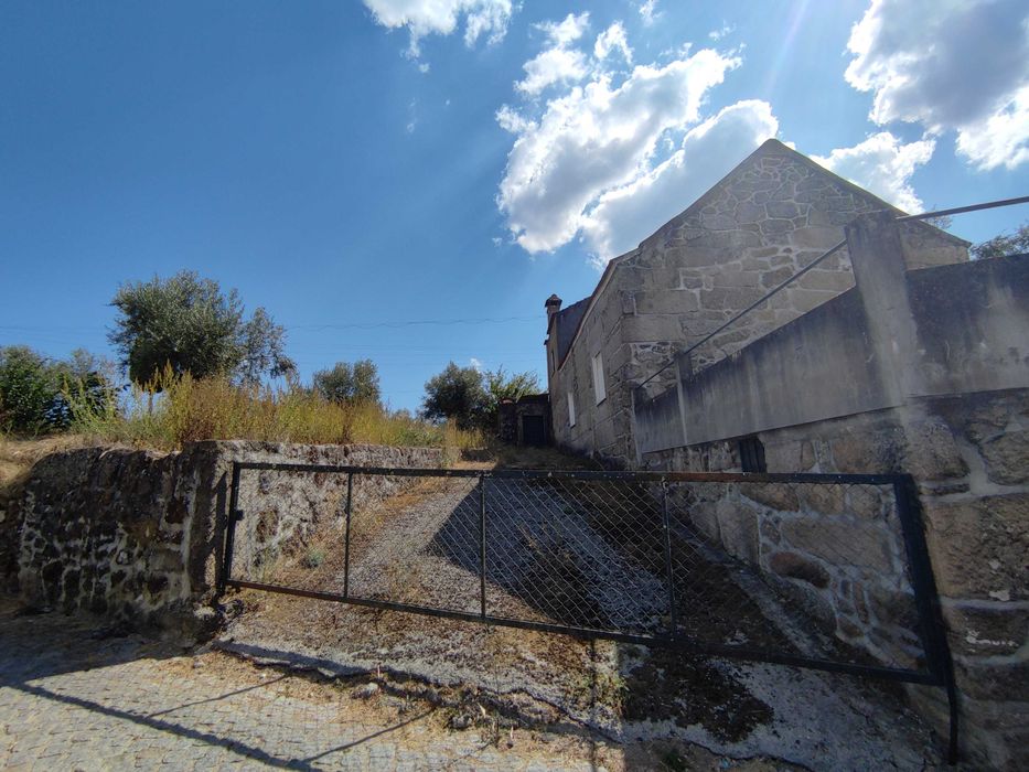 Moradia isolada em granito - Furtado