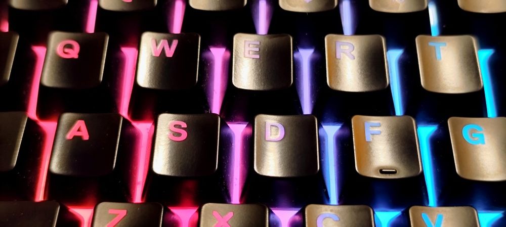 Klawiatura Steelseries APEX 3 na gwarancji + Słuchawki HyperX Alpha