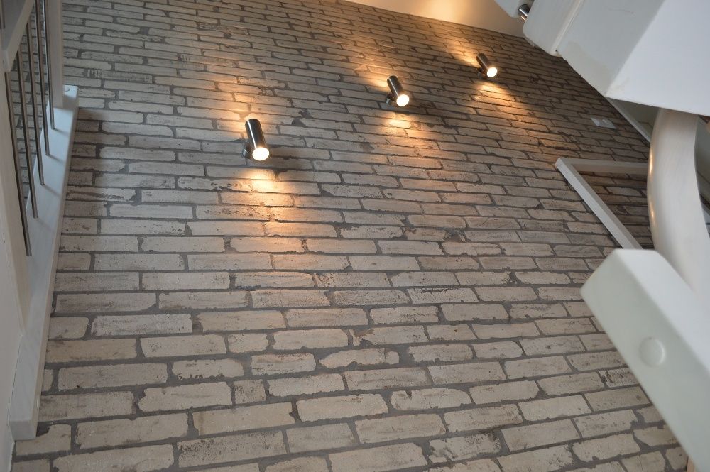 Płytki z cegły popielatej , licówki , elewacja