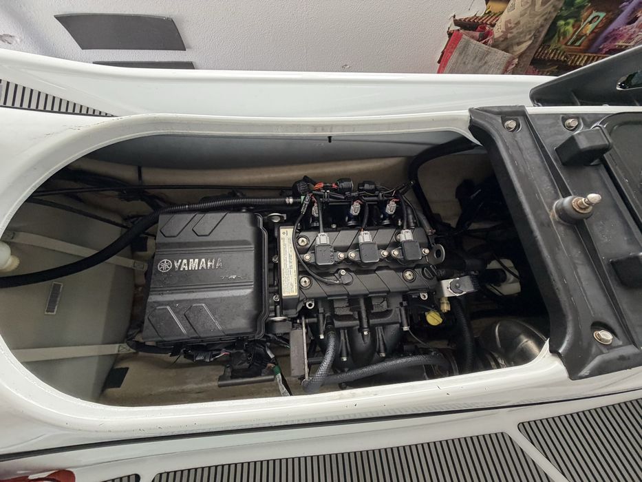 Yamaha VX Deluxe | 172,9h | Atrelado | Capa | Revisões em dia