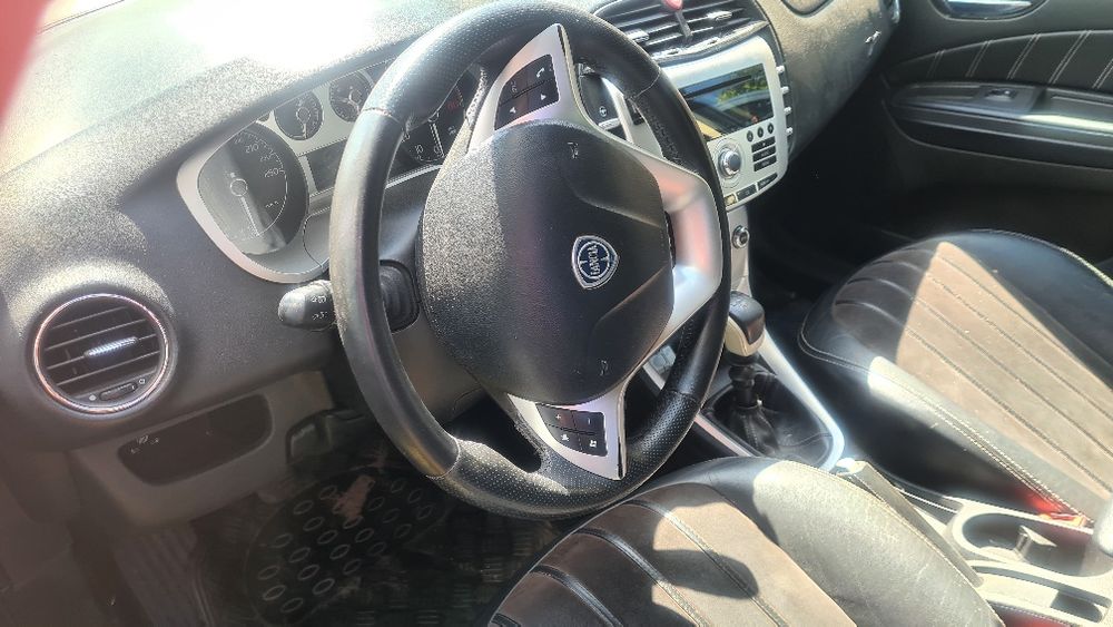 Sprzedam Lancia Delta III uszkodzony silnik