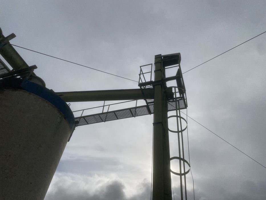 Silos de fibra cónicos para armazenamento de cereais