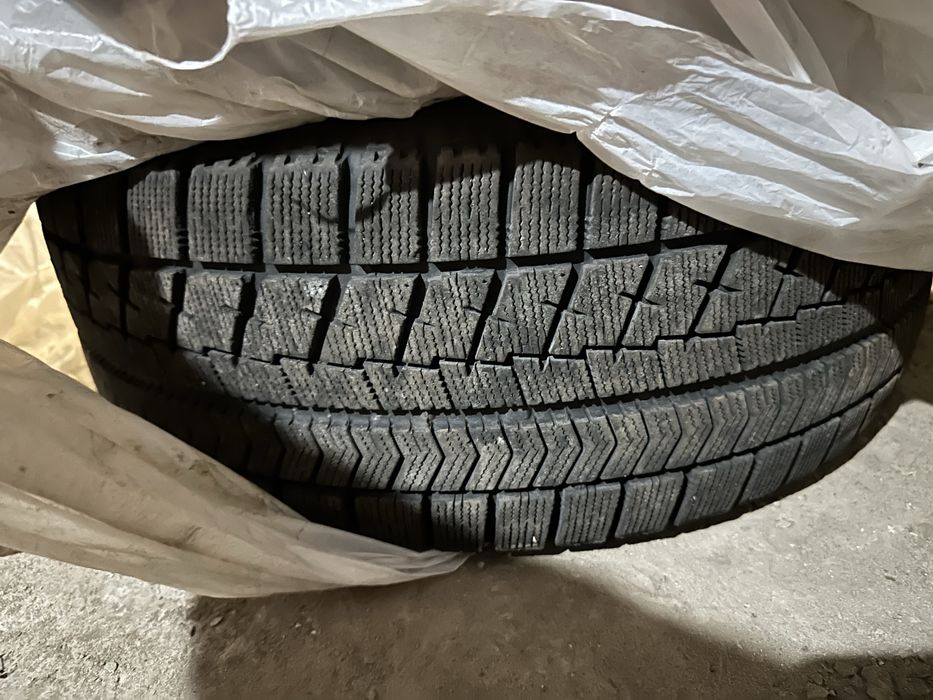 Зимова резина 205/55 р16