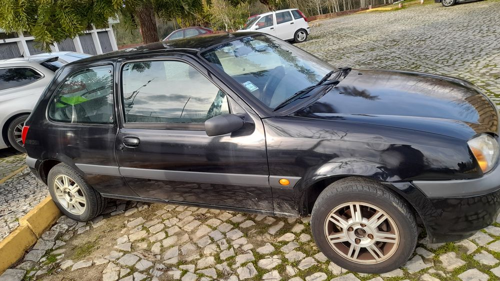 Carro  Ford fiesta ano  2000