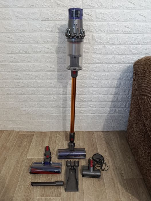 Пилосос dyson v10