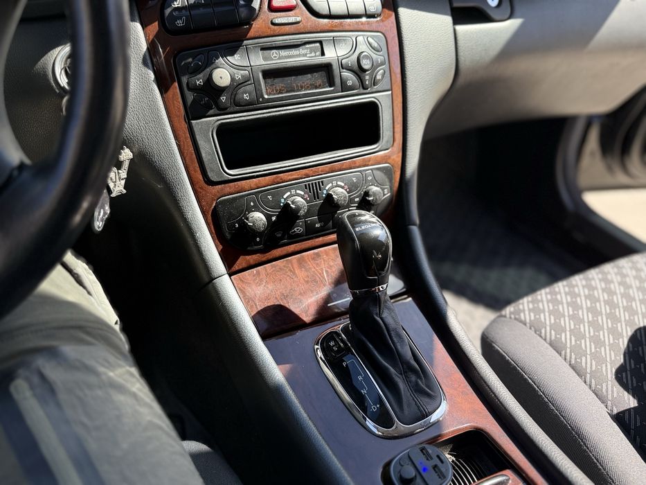 Mercedes benz C200K w203 2001