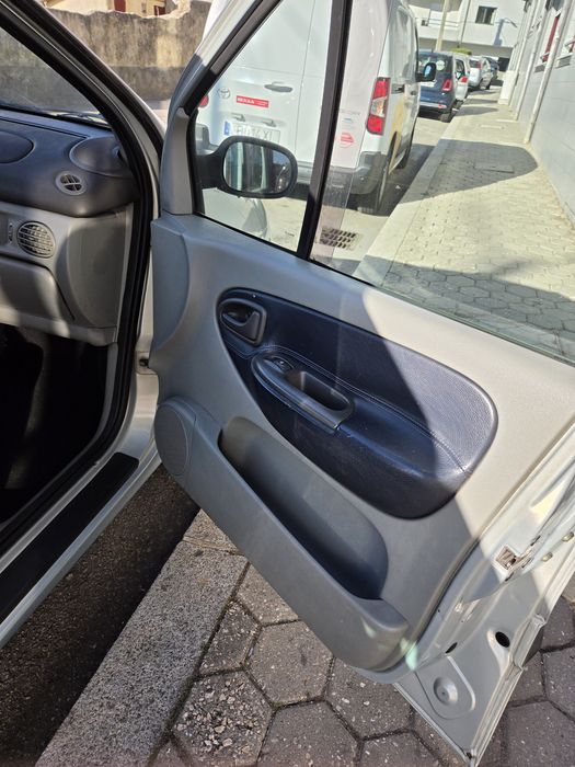Mégane Scenic 1.9 Dci