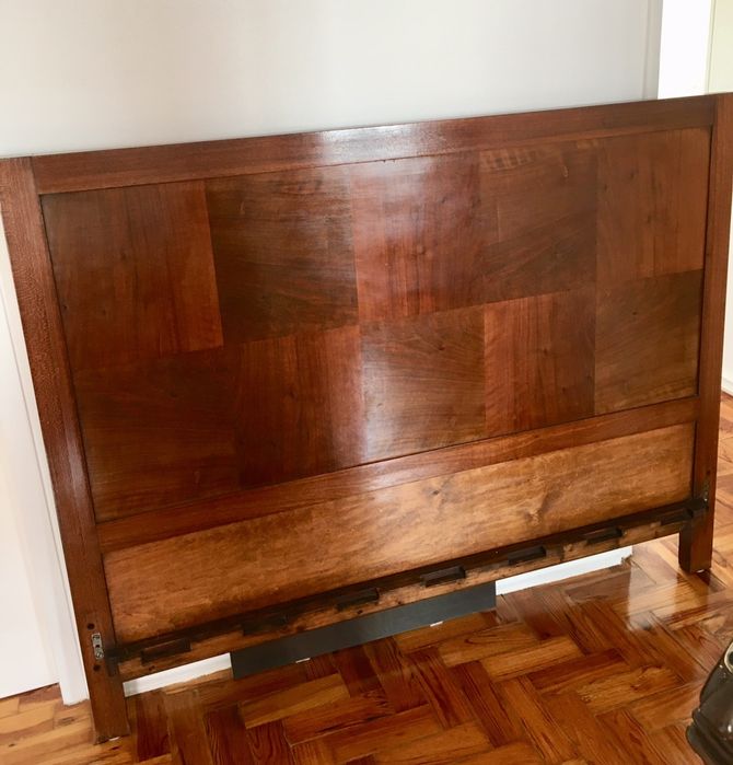 Cama de casal em madeira medidaa do cochão 1.38x1.88