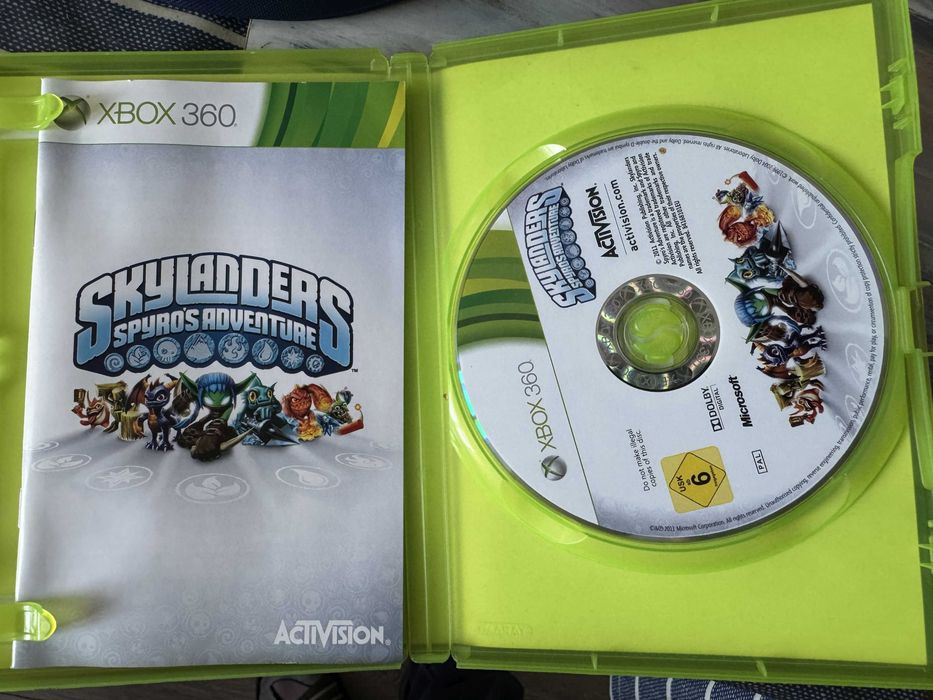 Skylanders xbox 360 pokrowiec plus figurki