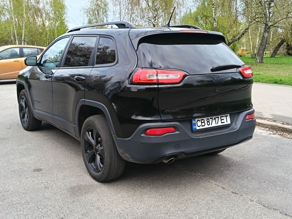 Продам Jeep Cherokee