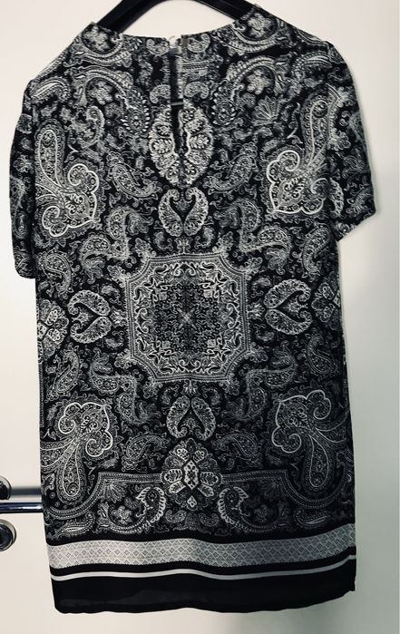 Tunika Mango czarno-biale wzorki, zapinana na tyke, zamek boczny, S