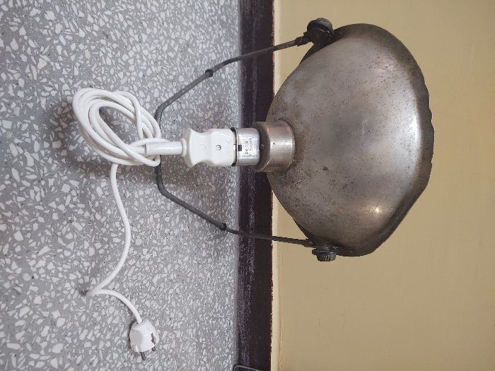 Stary grzejnik elektryczny PRL