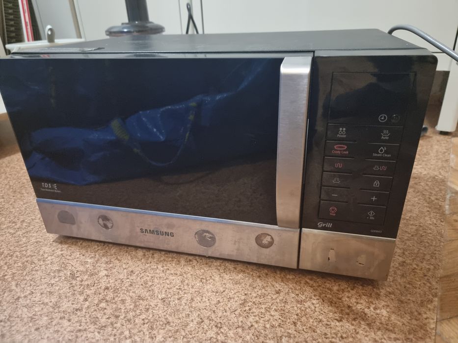 Używana Kuchenka Mikrofalowa Samsung - SPRAWNA, ale WYMAGA NAPRAWY