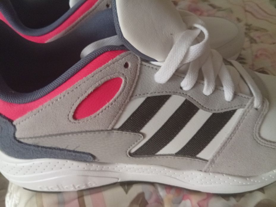 Tênis adidas novos