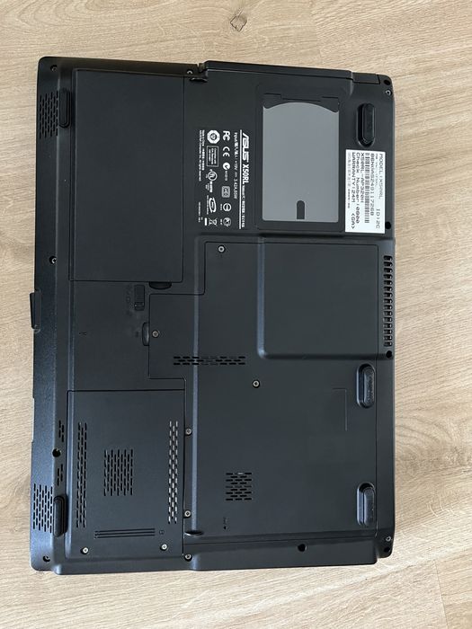 Laptop ASUS X50RL wraz z ładowarką