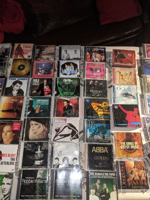76 CDs de música diversa