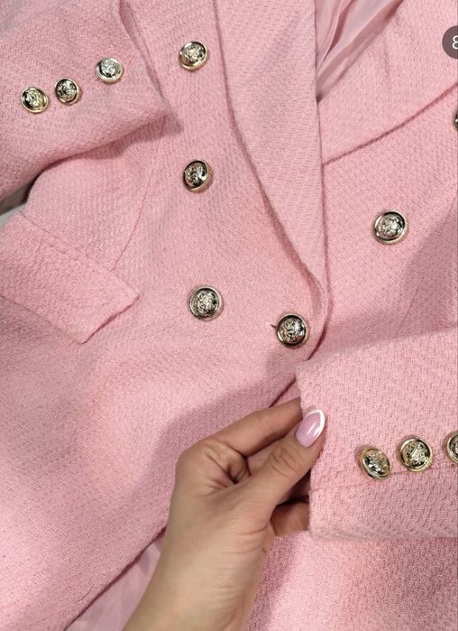 Дуже гарний піджак для зустрічі весни на тендітну дівчину