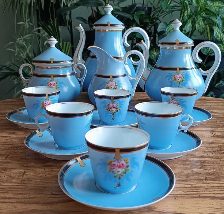 Porcelanowy serwis kawowo – herbaciany. Druga połowa XIX wieku.
