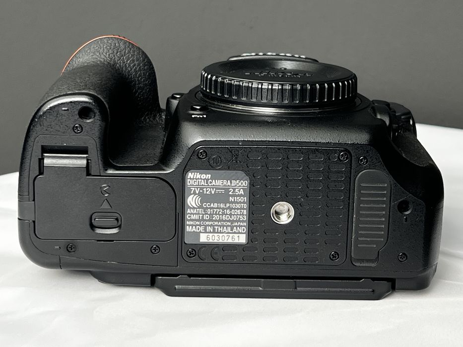 Nikon D500 (17015 disparos)