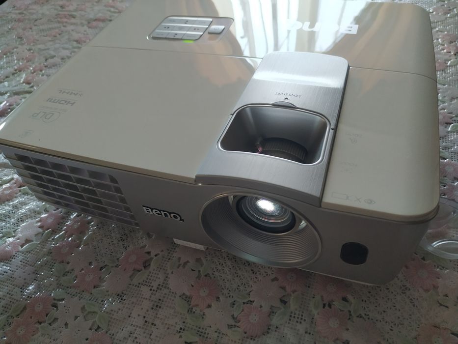 продам Benq W 1070 +