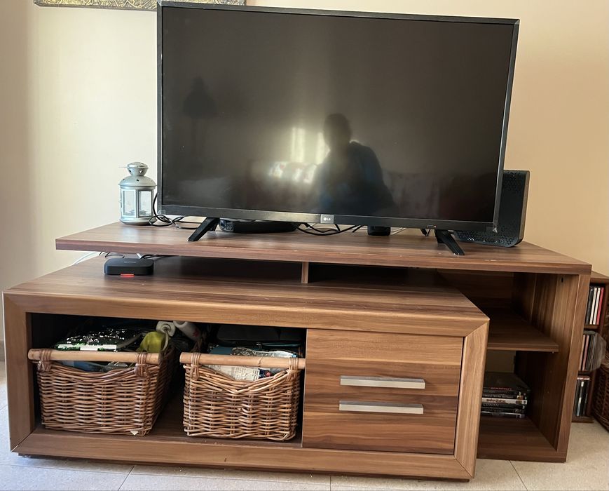 Móvel castanho TV